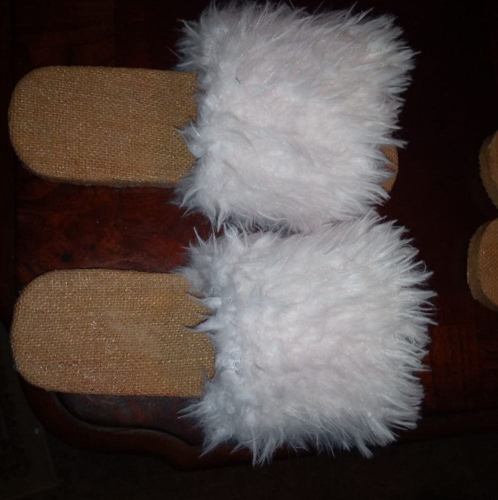 Women Fur Slides
